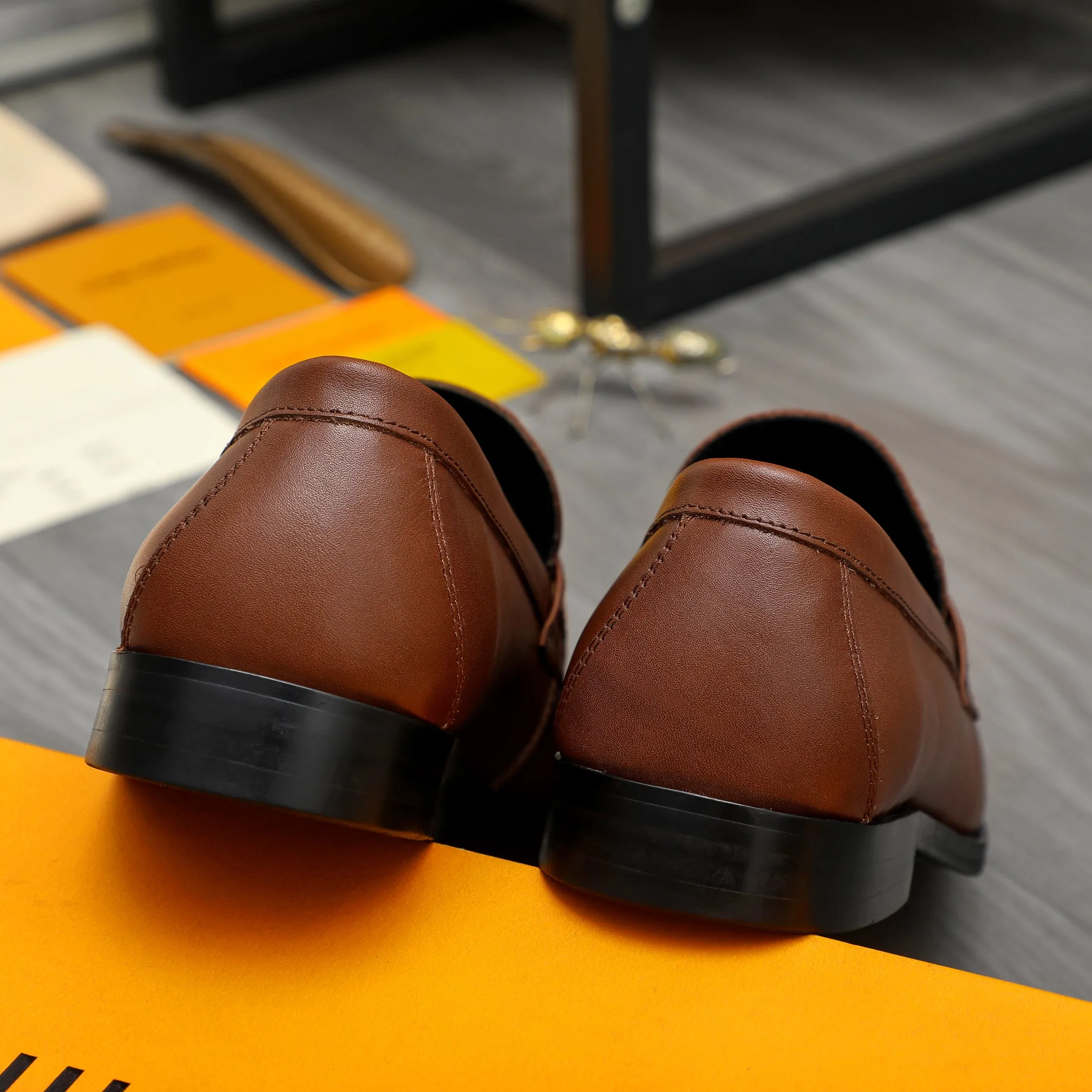 Men's shoes 💰p460 Product trademark: LV (Louis Vuitton) business slip-on leather shoes Regular size: 38-45 (45 is custom-made and non-returnable) Product materials: Selected high-quality cowhide upper, cowhide lining, original rubber outsole